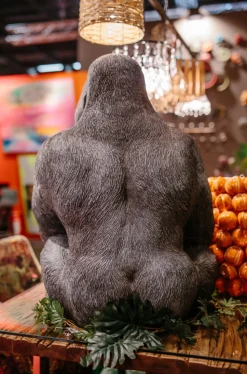 Dekoracja Stojąca Gorilla 60x76 Cm Ciemnoszara