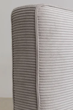 Łóżko Podwójne Z Zagłówkiem Szare Nogi Czarne 160x200 Cm