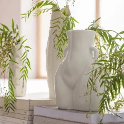 Wazon Biały Z Motywem Ludzkiego Ciała Ceramiczny 16x22 Cm